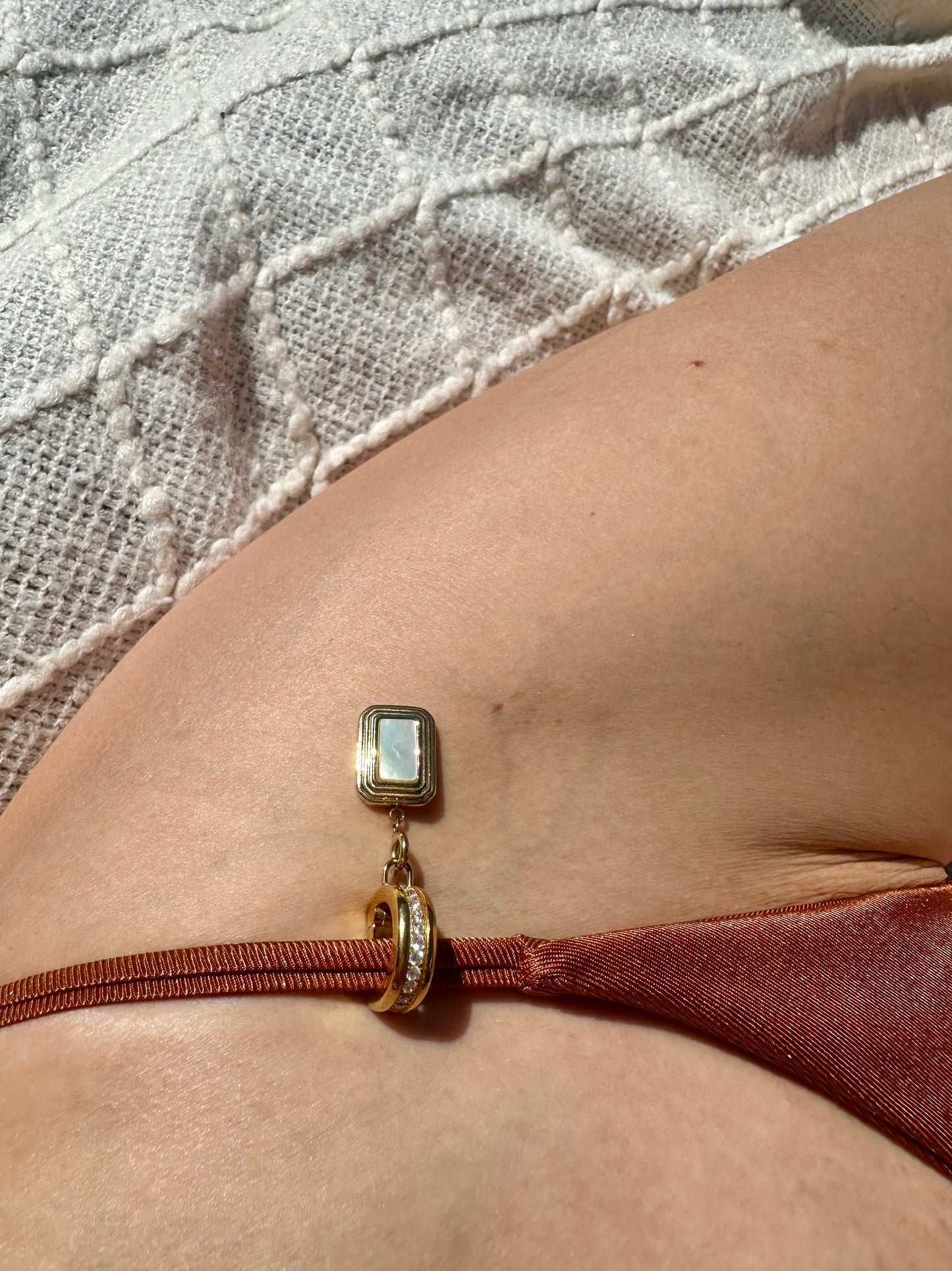 Bijou de maillot de bain - Élégance Opale Doré